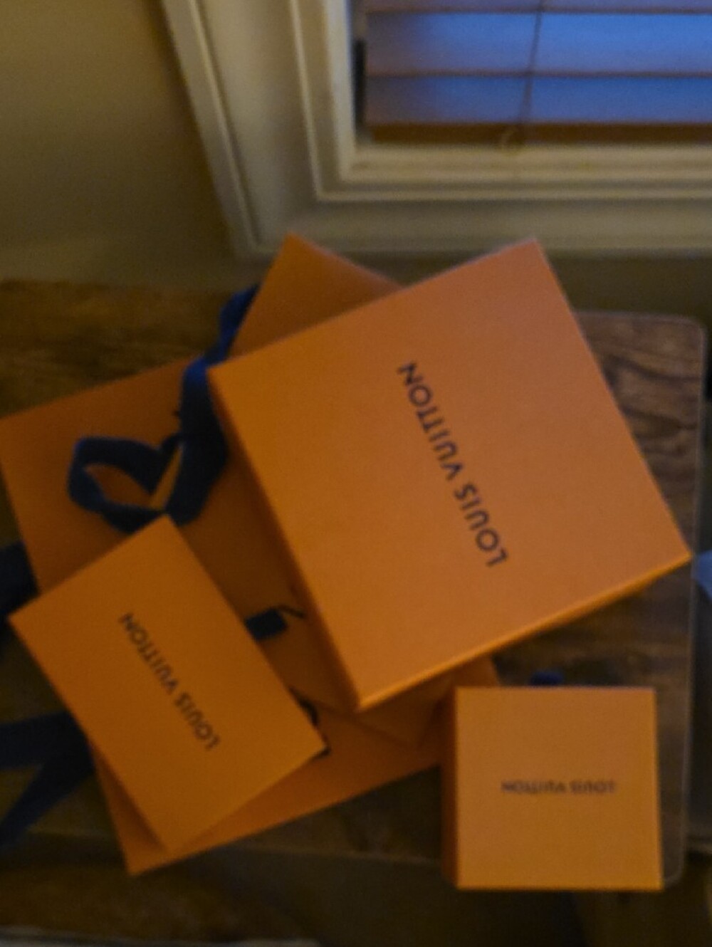 Louis Vuitton Box, Bag, Ribbon Bundle - Picture 6 of 6